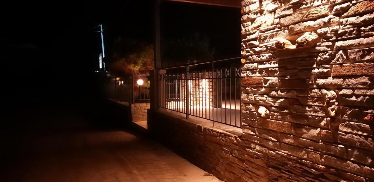 Petries Studios Agioi Apostoloi  Luaran gambar