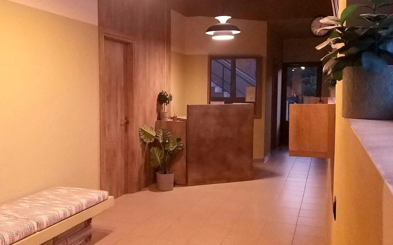 Petries Studios Agioi Apostoloi  Luaran gambar